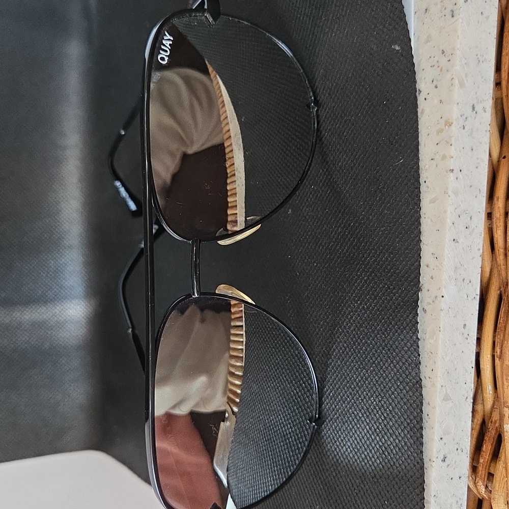 Quay Mirrored Aviator Sunglasses High Key 111 - Picture 4 of 7